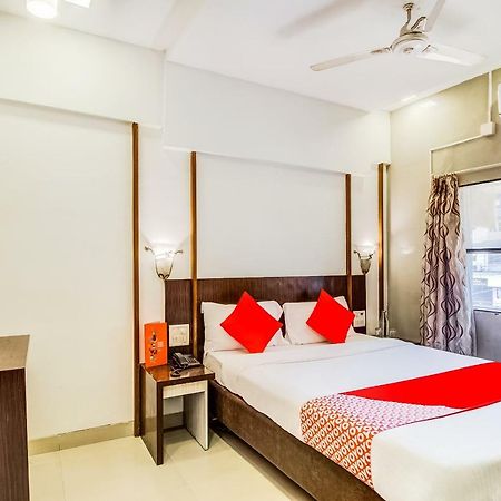 Oyo Flagship 19825 Hotel Panchratna Panvel Esterno foto