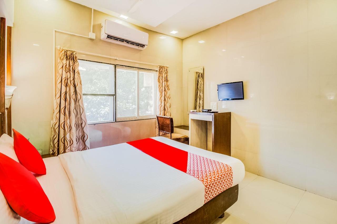 Oyo Flagship 19825 Hotel Panchratna Panvel Esterno foto