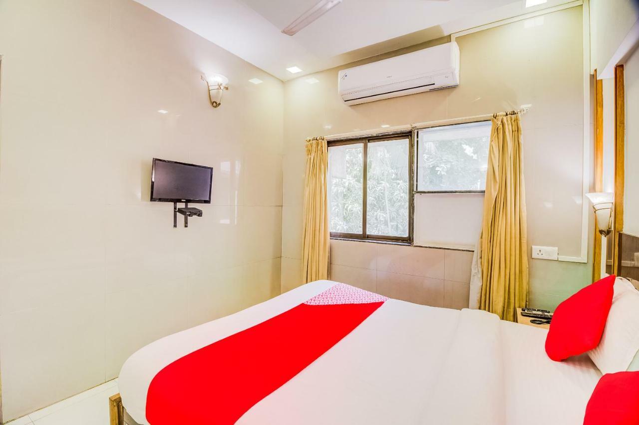 Oyo Flagship 19825 Hotel Panchratna Panvel Esterno foto