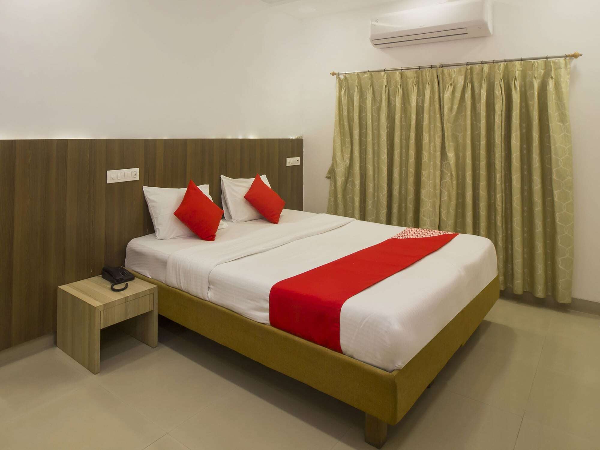 Oyo Flagship 19825 Hotel Panchratna Panvel Esterno foto