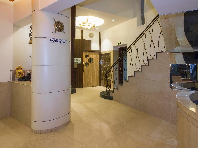 Oyo Flagship 19825 Hotel Panchratna Panvel Esterno foto